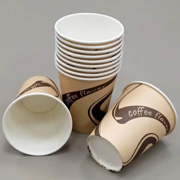 Одноразовые стаканы и чашки