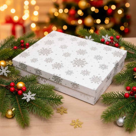 Коробка прямоугольная НГ плоская Серебряные снежинки в 7-ми размерах